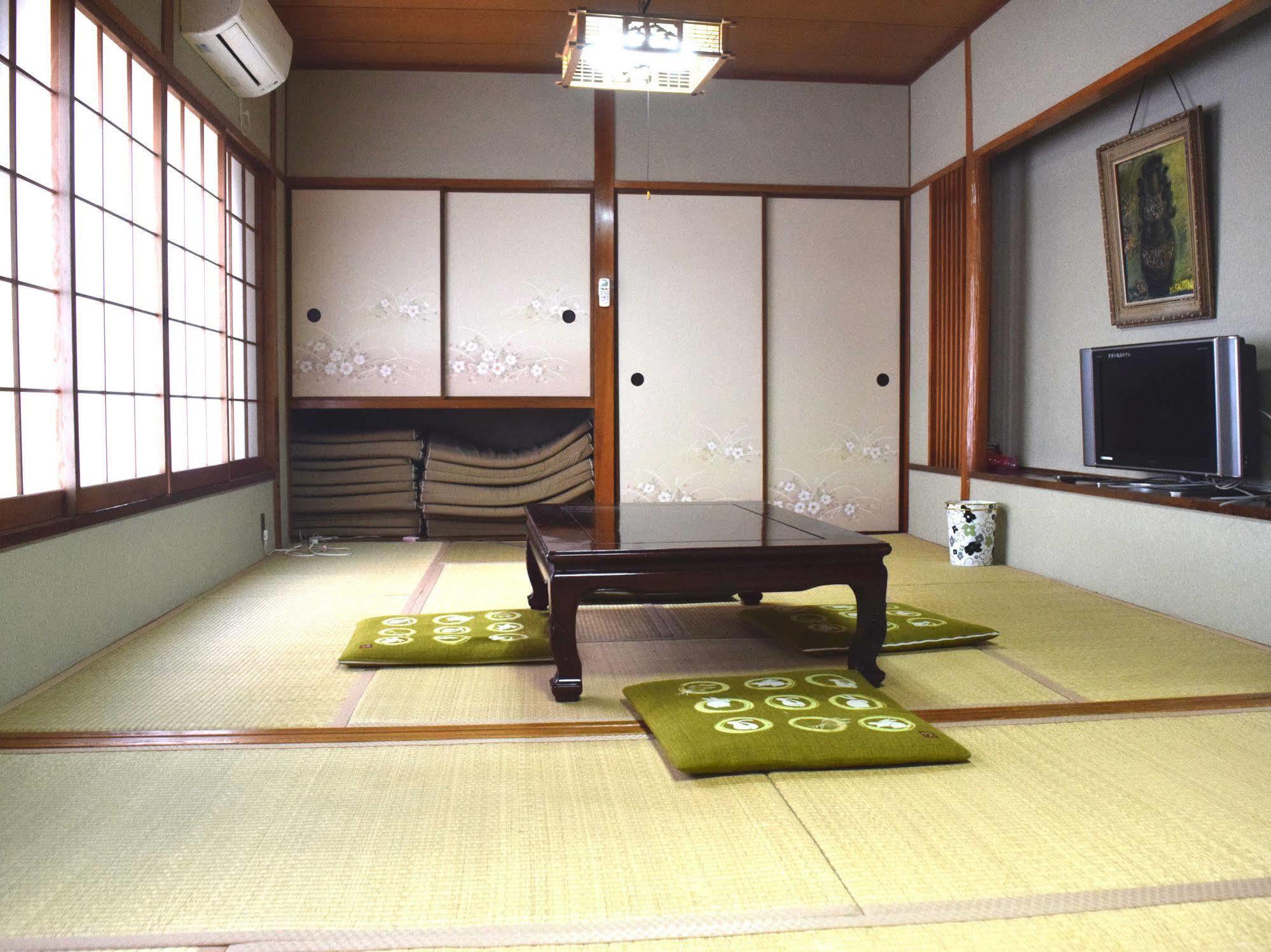 Yamabe Hotel Tenri Екстериор снимка