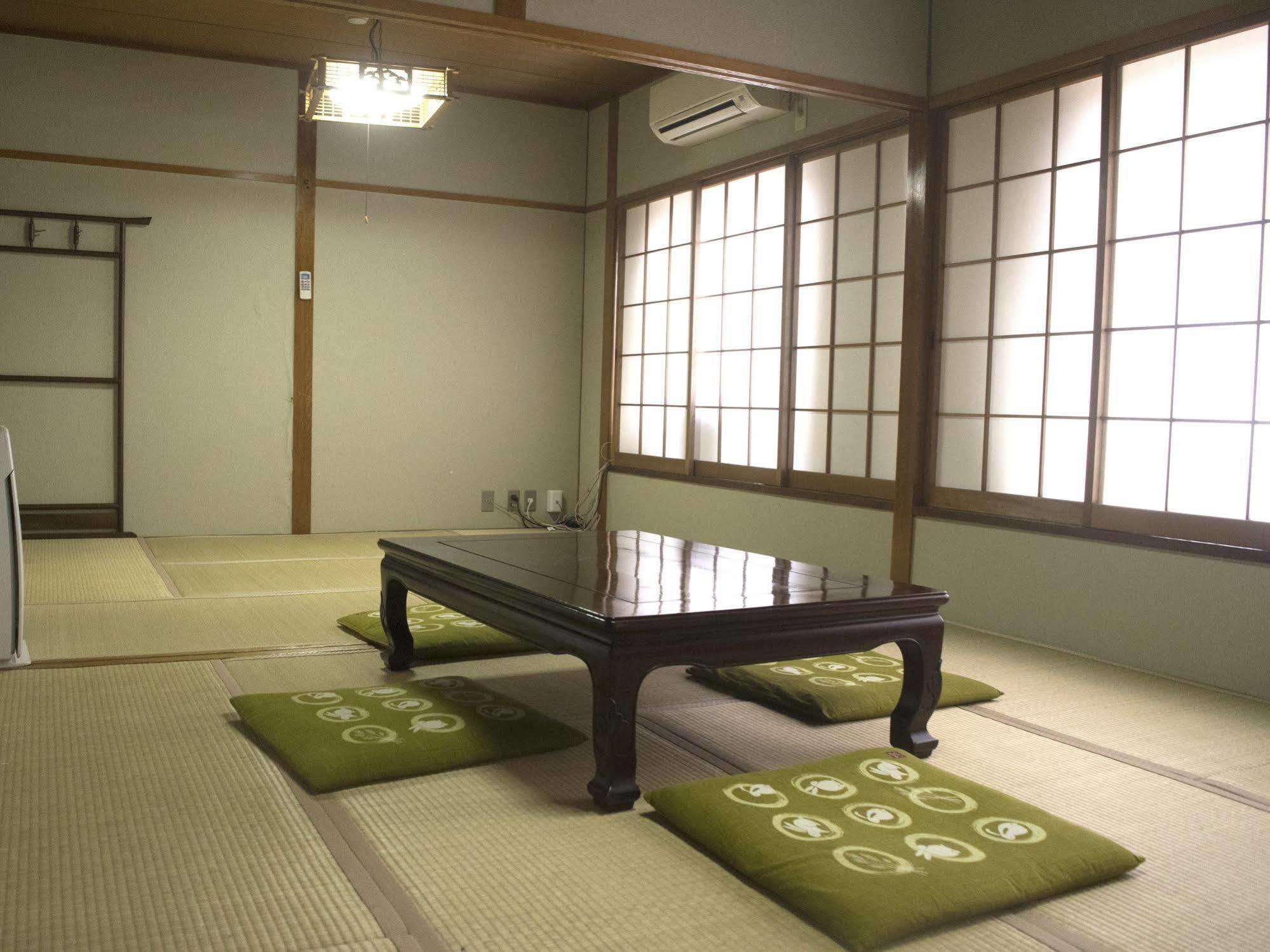 Yamabe Hotel Tenri Екстериор снимка